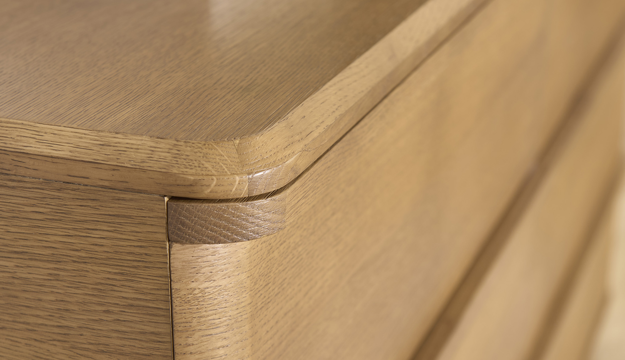 Clean lines, smooth curves