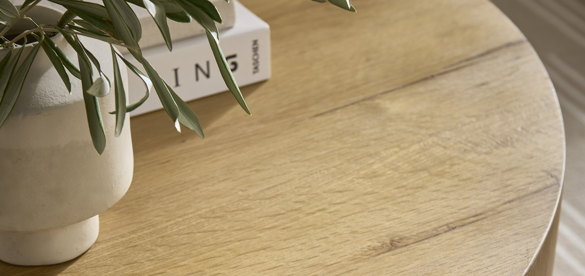 Simplicity in shape, richness in texture 